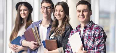 WIR STEHEN FÜR EINE MODERNE UND ZUKUNFTSGERICHTETE AUSBILDUNG WIR STEHEN FÜR EINE MODERNE UND ZUKUNFTSGERICHTETE AUSBILDUNG