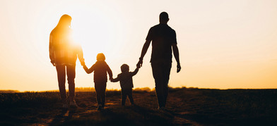 WIR STEHEN FÜR DIE VEREINBARKEIT VON FAMILIE, PFLEGE UND BERUF! WIR STEHEN FÜR DIE VEREINBARKEIT VON FAMILIE, PFLEGE UND BERUF!